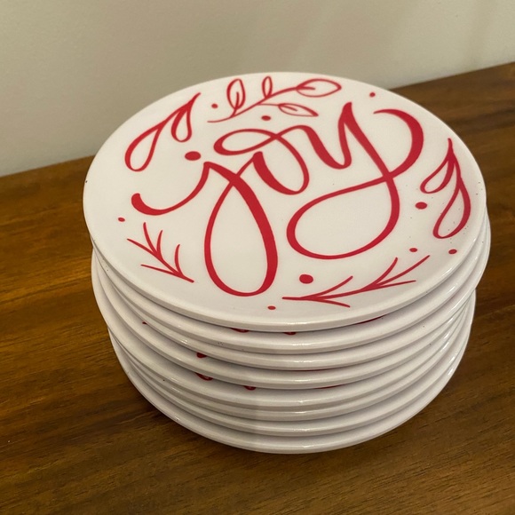 8 red/white Melamine Christmas Appetizer Plates - Picture 2 of 4